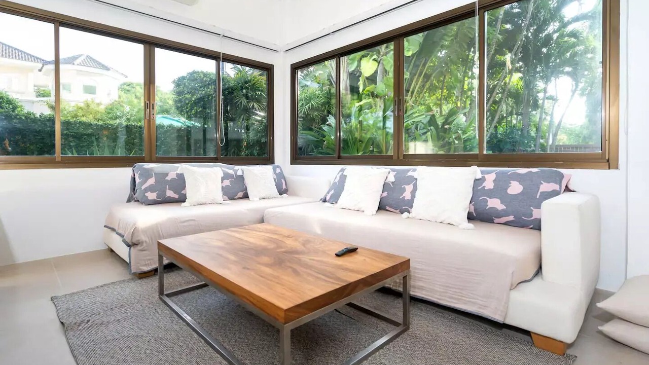 Photo of Livingroom in Nai Harn