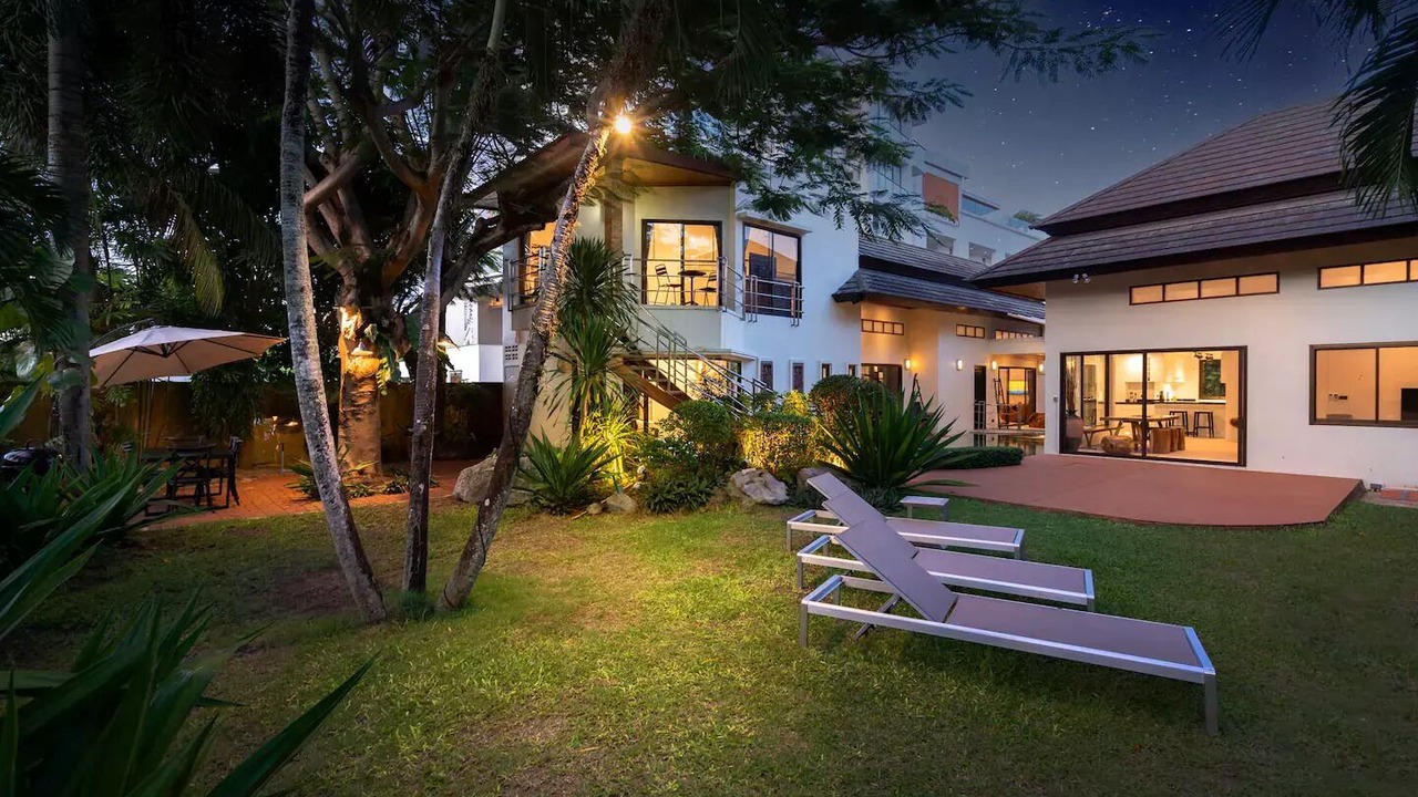 Photo of Patio Balcony in Nai Harn