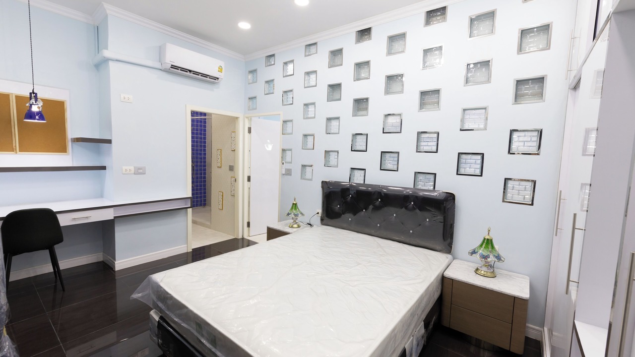 Photo of Bedroom in Khlong Tan