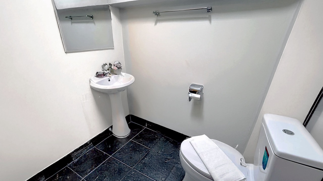 Photo of Bathroom in Nanai Road