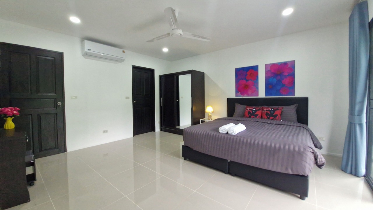 Photo of Bedroom in Chalong