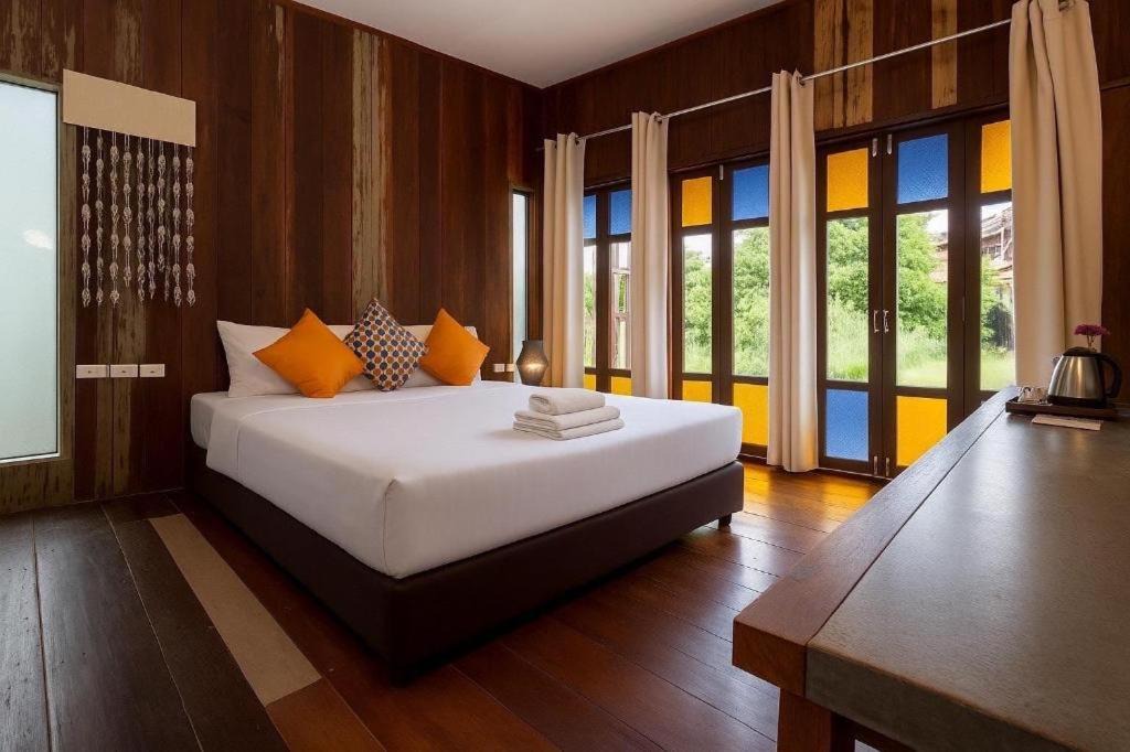 Photo of Bedroom in Amphawa
