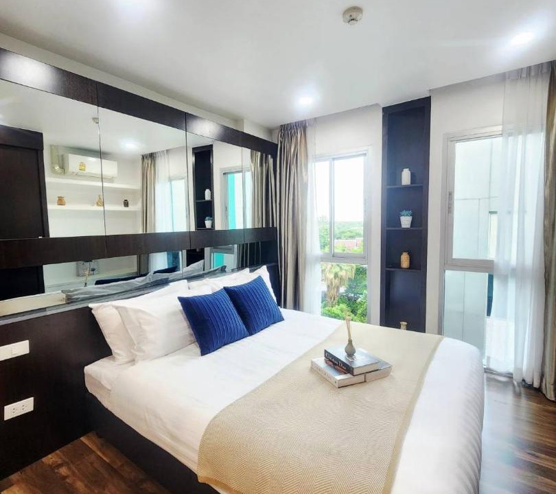 Photo of Bedroom in Khanna Yao
