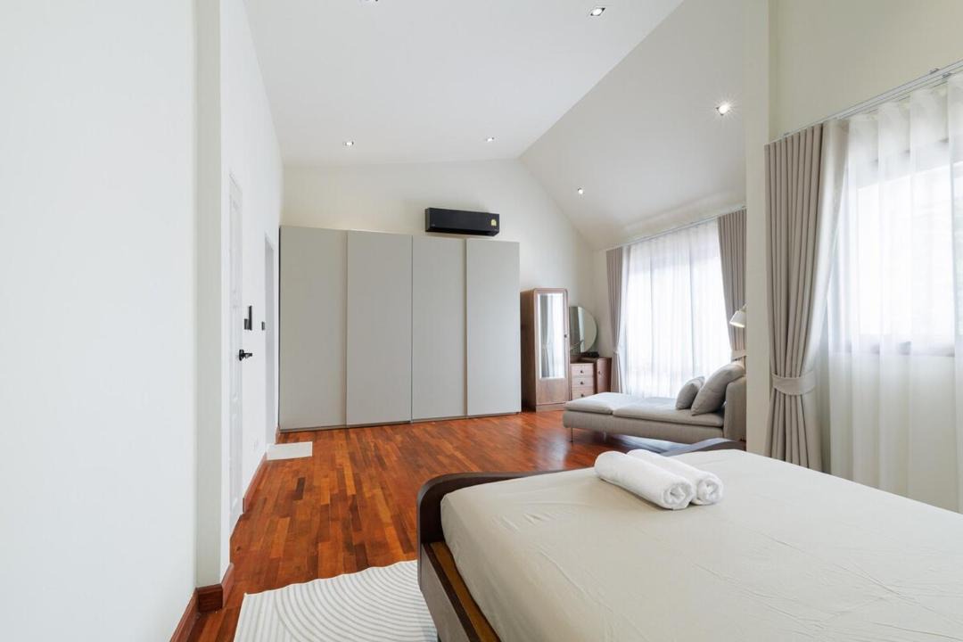 Photo of Bedroom in Khlong Tan Nuea