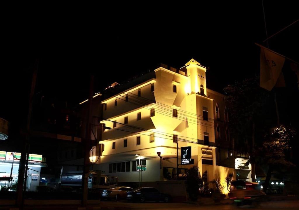 Photo of Buildings in Chana Songkhram