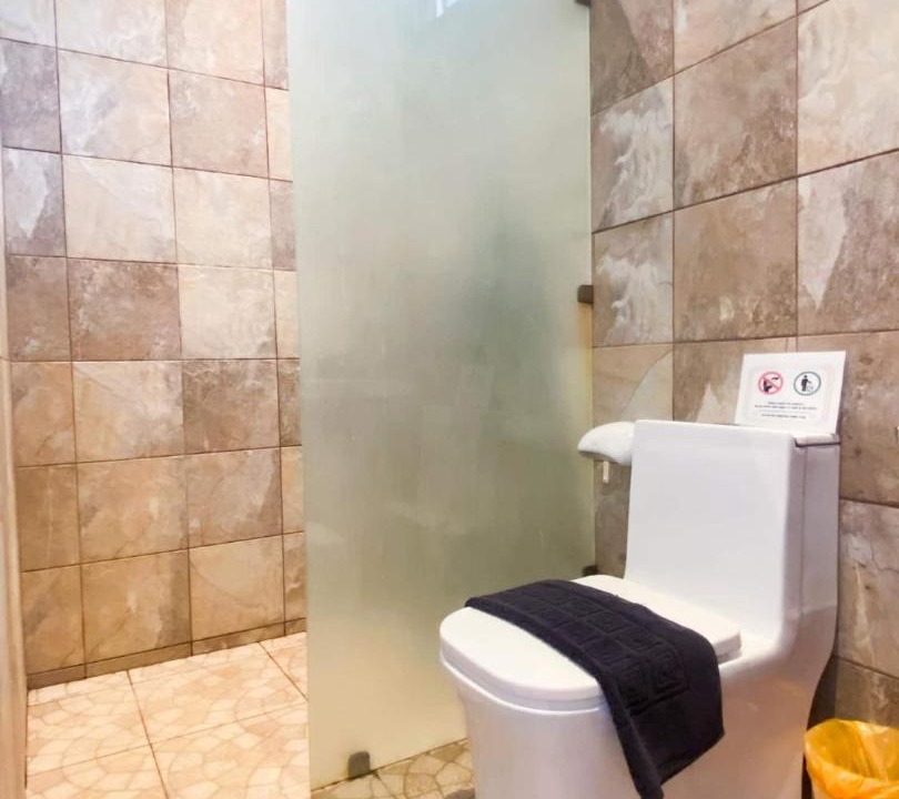 Photo of Bathroom in Maret