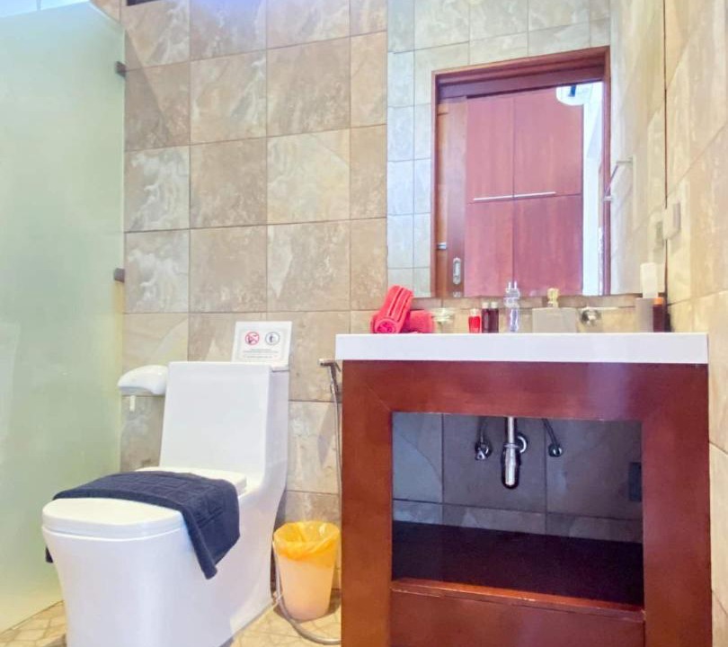 Photo of Bathroom in Maret