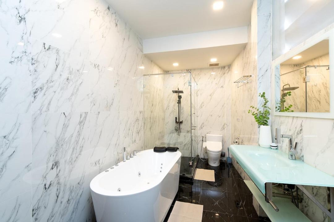 Photo of Bathroom in Si Phraya