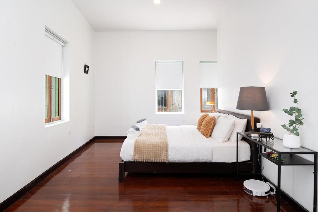 Photo of Bedroom in Si Phraya