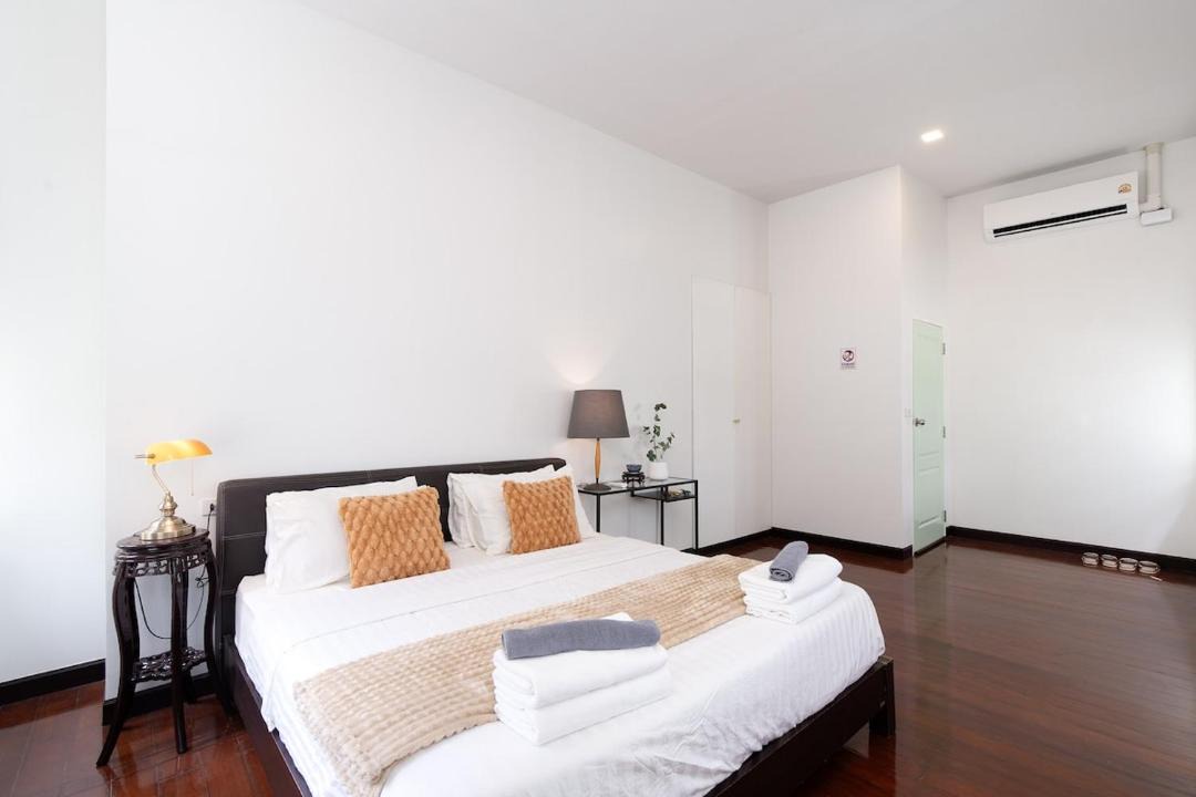 Photo of Bedroom in Si Phraya