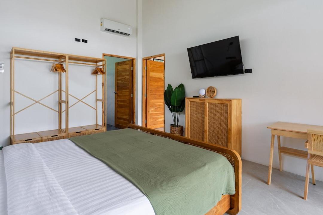 Photo of Bedroom in Srithanu