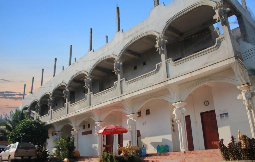 Photo of Buildings in Pak-Lay
