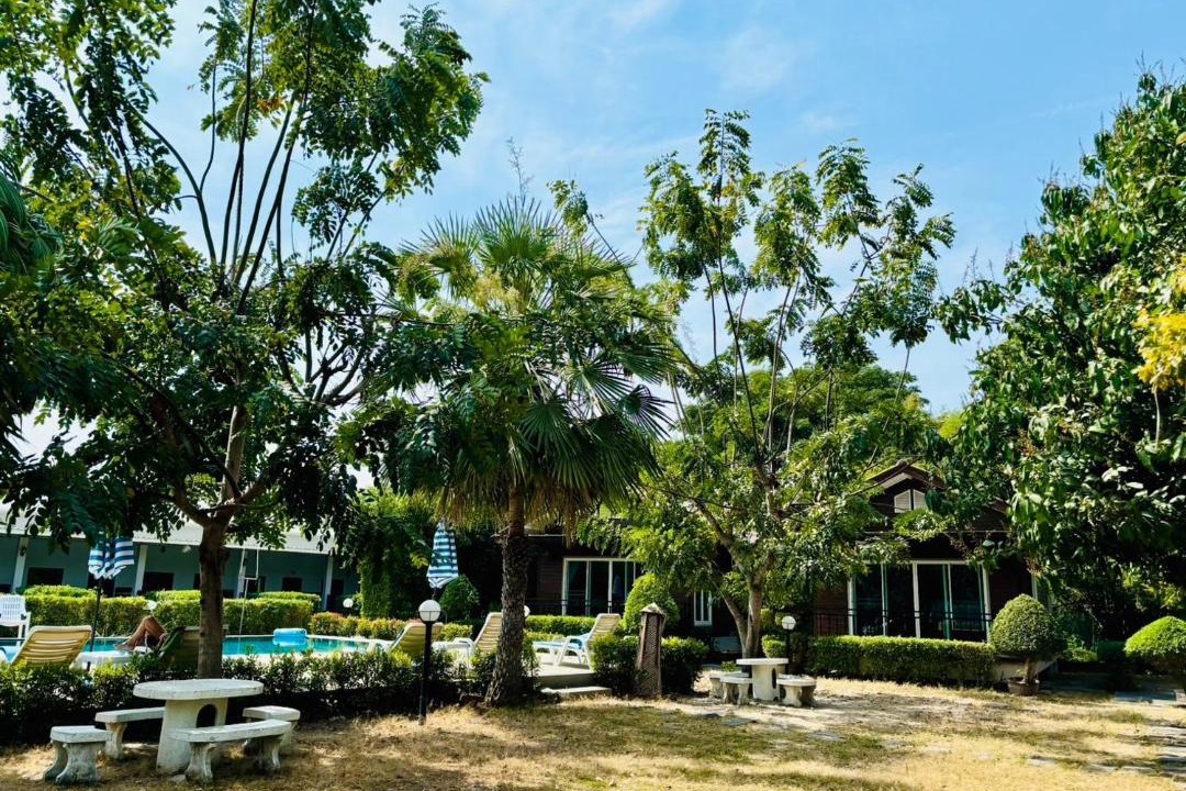 Photo of Others in Hin Lek Fai