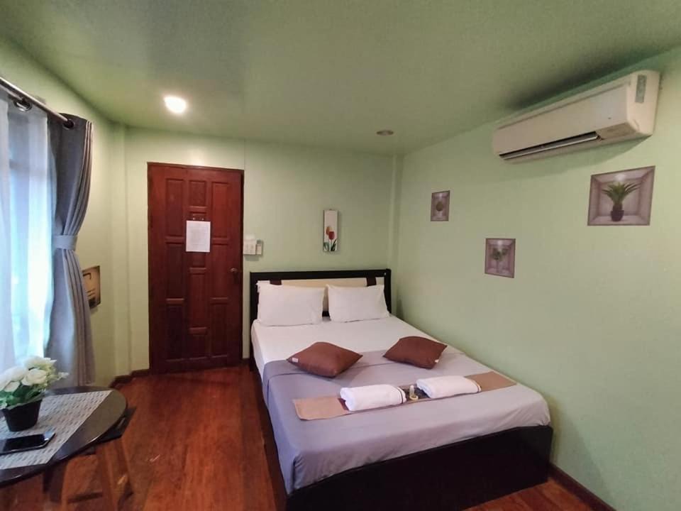 Photo of Bedroom in Tha Bo