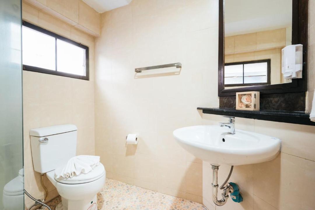 Photo of Bathroom in Nanai Road