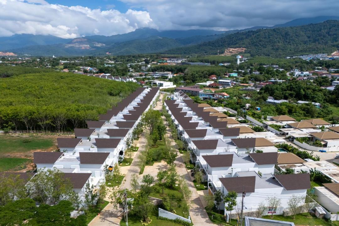 Photo of Buildings in Si Sunthon