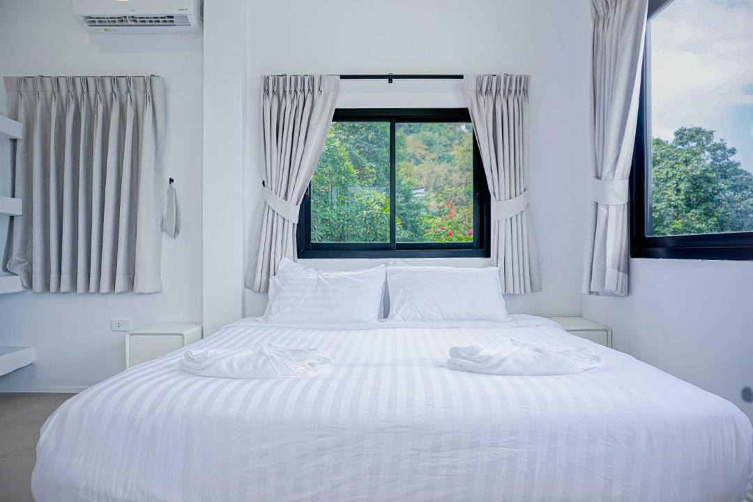 Photo of Bedroom in Haad Yao