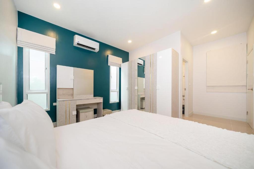 Photo of Bedroom in Thep Kasattri