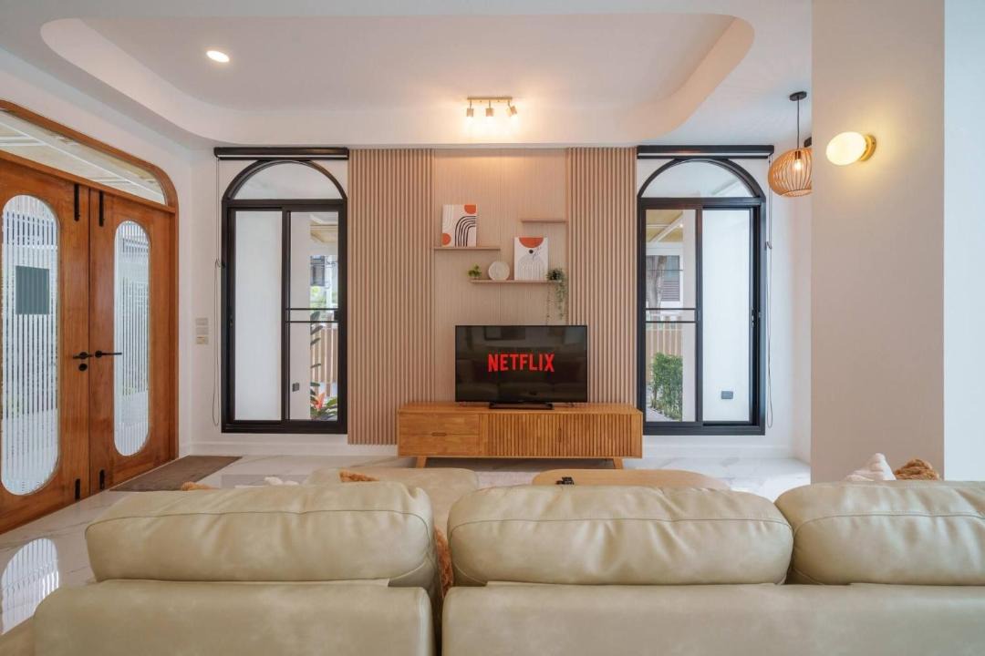 Photo of Livingroom in Khlong Tan Nuea