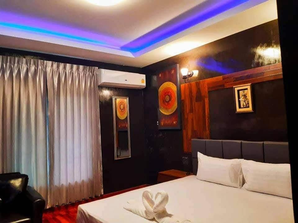 Photo of Bedroom in Huai Yot