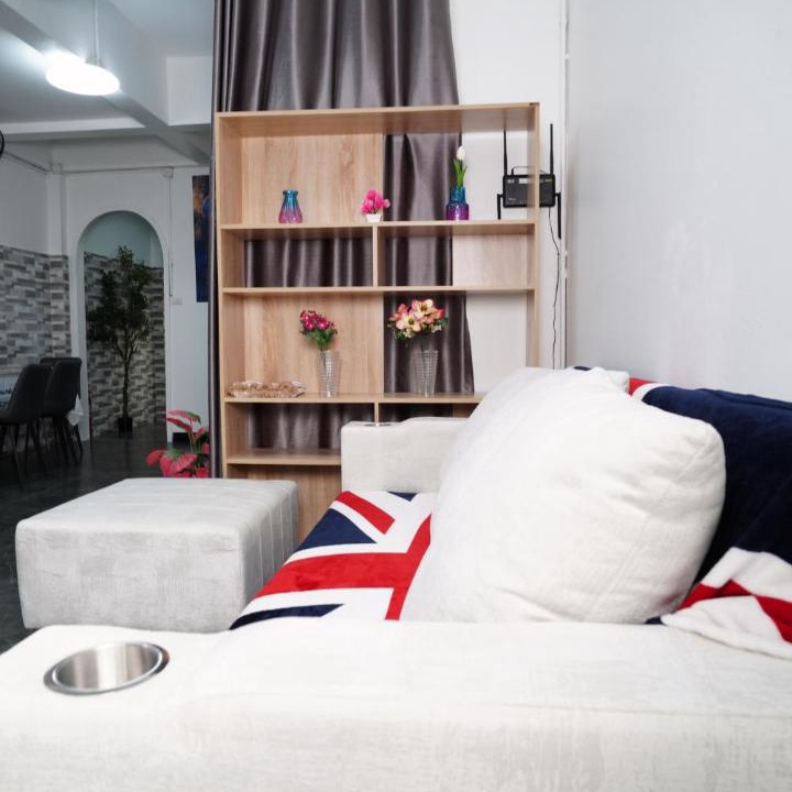 Photo of Livingroom in Karon