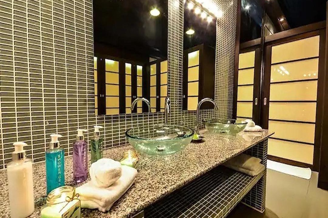 Photo of Bathroom in Nanai Road