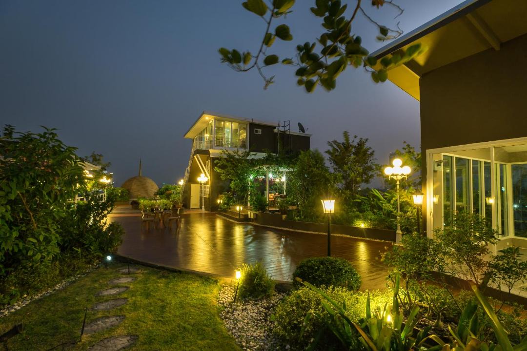 Photo of Others in Bang Phlat