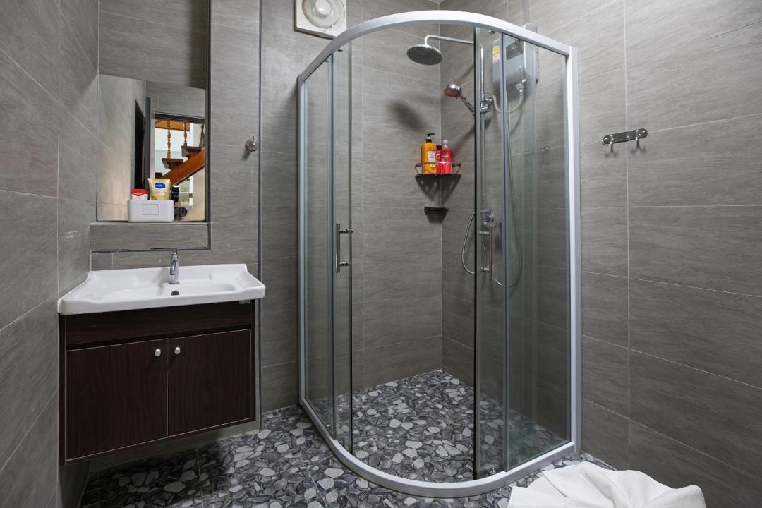 Photo of Bathroom in Nanai Road