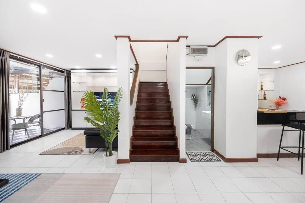 Photo of Others in Samsen Nok