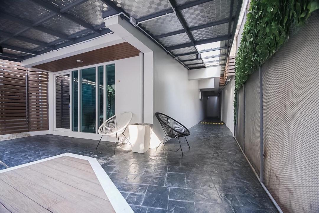 Photo of Patio Balcony in Wang Burapha Phirom