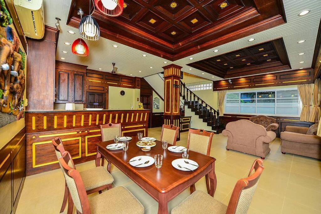 Photo of Livingroom in Nanai Road