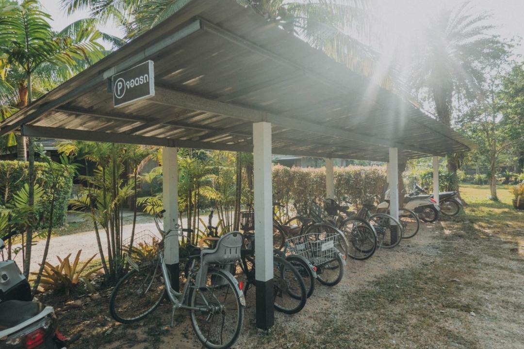 Photo of Others in Bang Mak