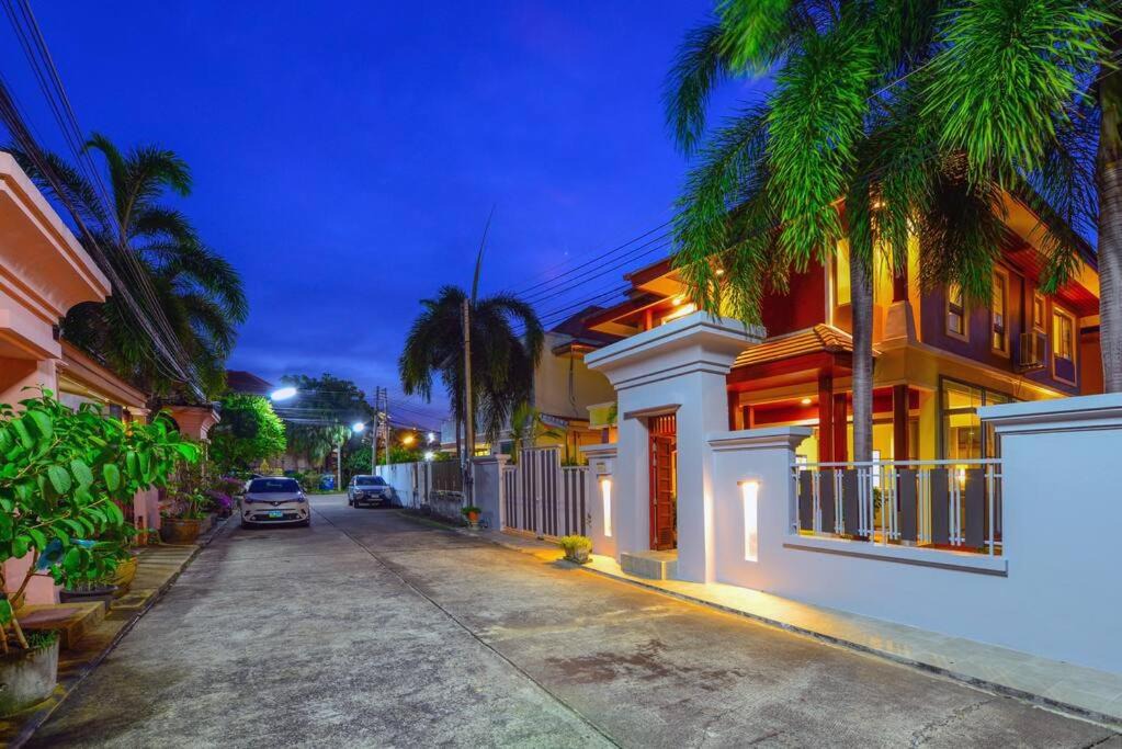 Photo of Buildings in Nanai Road