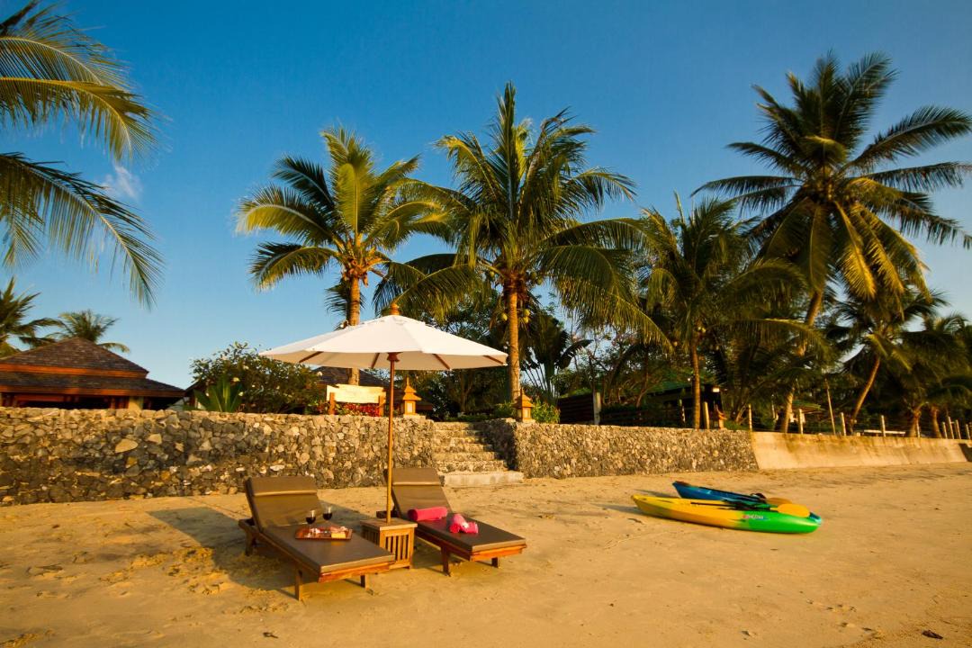 Photo of Buildings in Lipa Noi