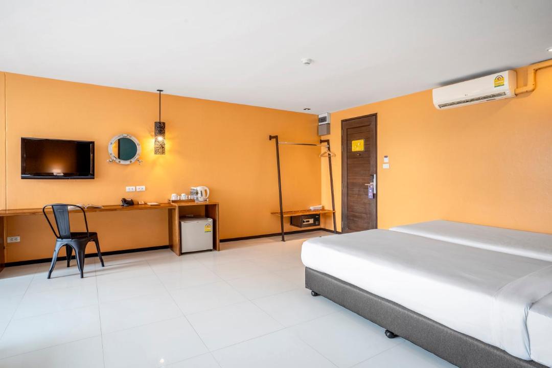 Photo of Others in Samsen Nok