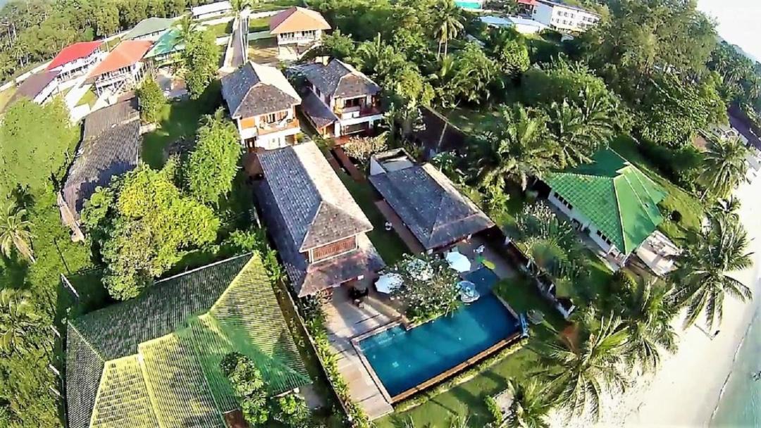 Photo of Buildings in Lipa Noi