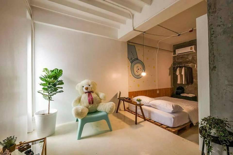 Photo of Others in Samsen Nok