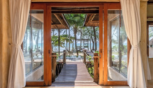 Beachfront Suite Pool Villa