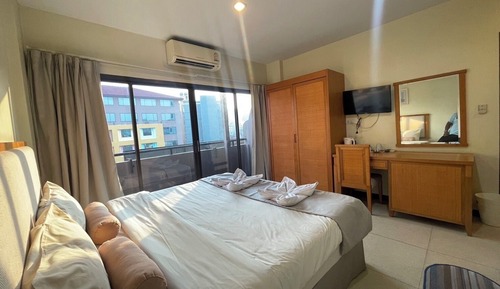 Deluxe Room, 1 King Bed