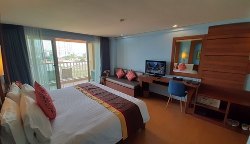 Deluxe Room, 1 King Bed, Sea View