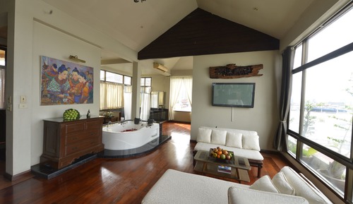 Grand Honeymoon Suite