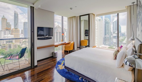 Standard Room, 1 King Bed, Garden View, Corner (Balcony)