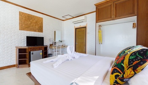 Beachfront Triple Room