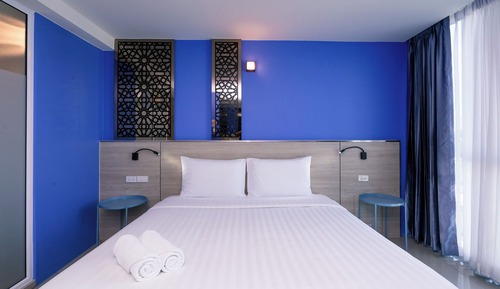 Standard King Bed