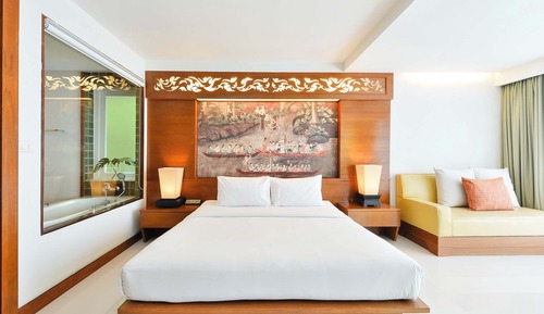 Deluxe Family Room
