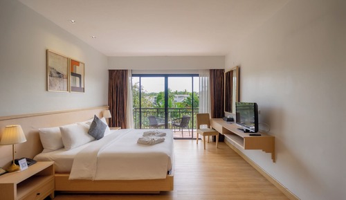 Deluxe Double Room, Pool View