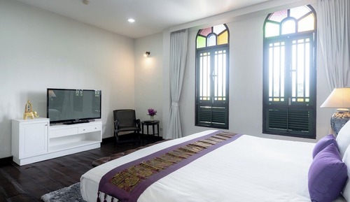 Grand Studio Suite, River View