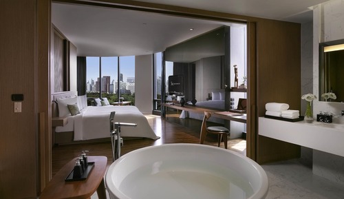 Signature Loft, 1 King Bed, Club Lounge Access, City View (SO Lofty)