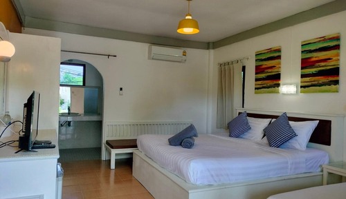 Bungalow, Beachfront