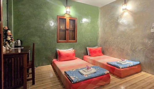 Standard Twin Room, Shared Bathroom